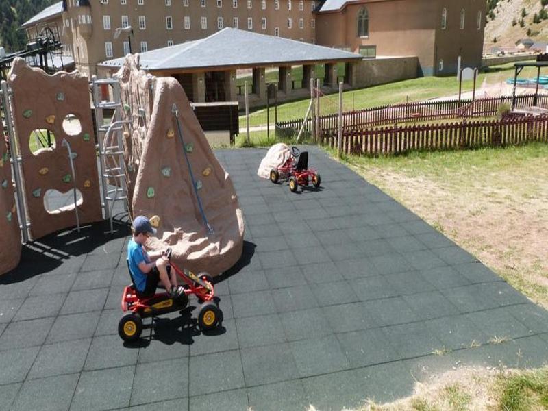 Apartaments Vall De Nuria เกราลบ์ส ภายนอก รูปภาพ